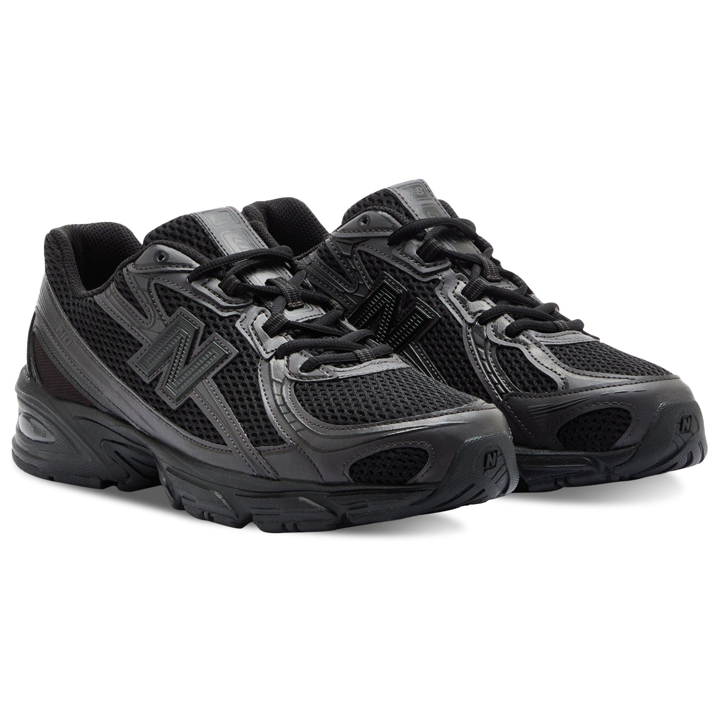 New Balance 740 Shoes